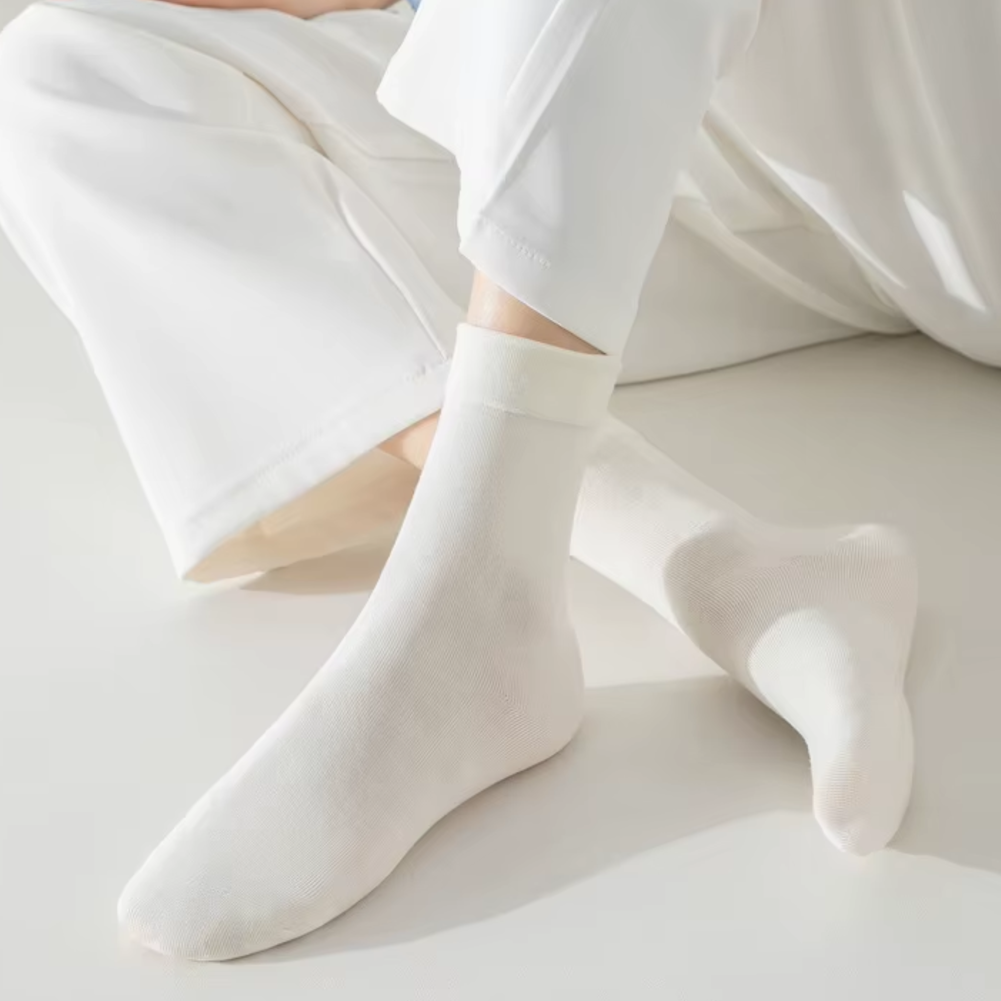 The Prima Crew – Premium Bamboo Socks  (2 Pairs in colour White)