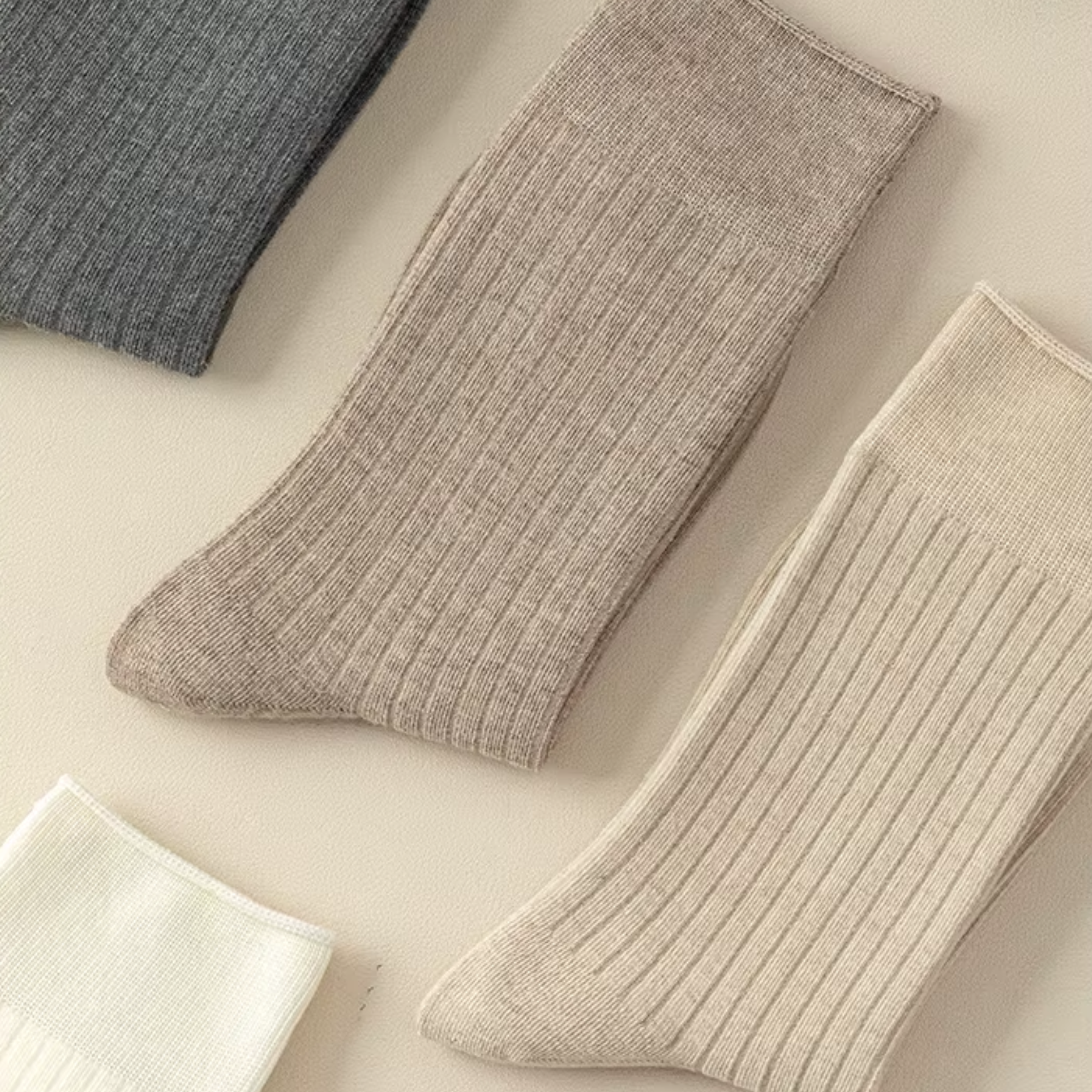 The Vita Crew – Premium Cashmere Socks  (2 Pairs in colour Ivory)